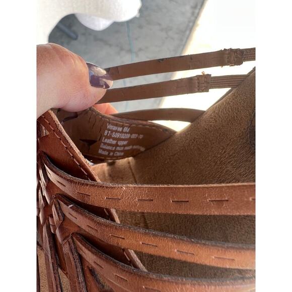 Bare Traps leather strapped wedge sandals, women's size 6M - Picture 5 of 5